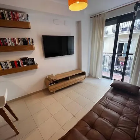 Old Town 1 Bedroom Hideaway Apartment *